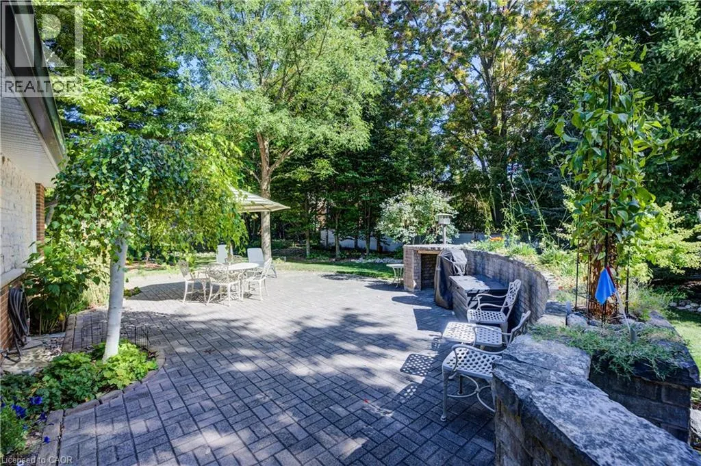 9 MONTICELLO Crescent
