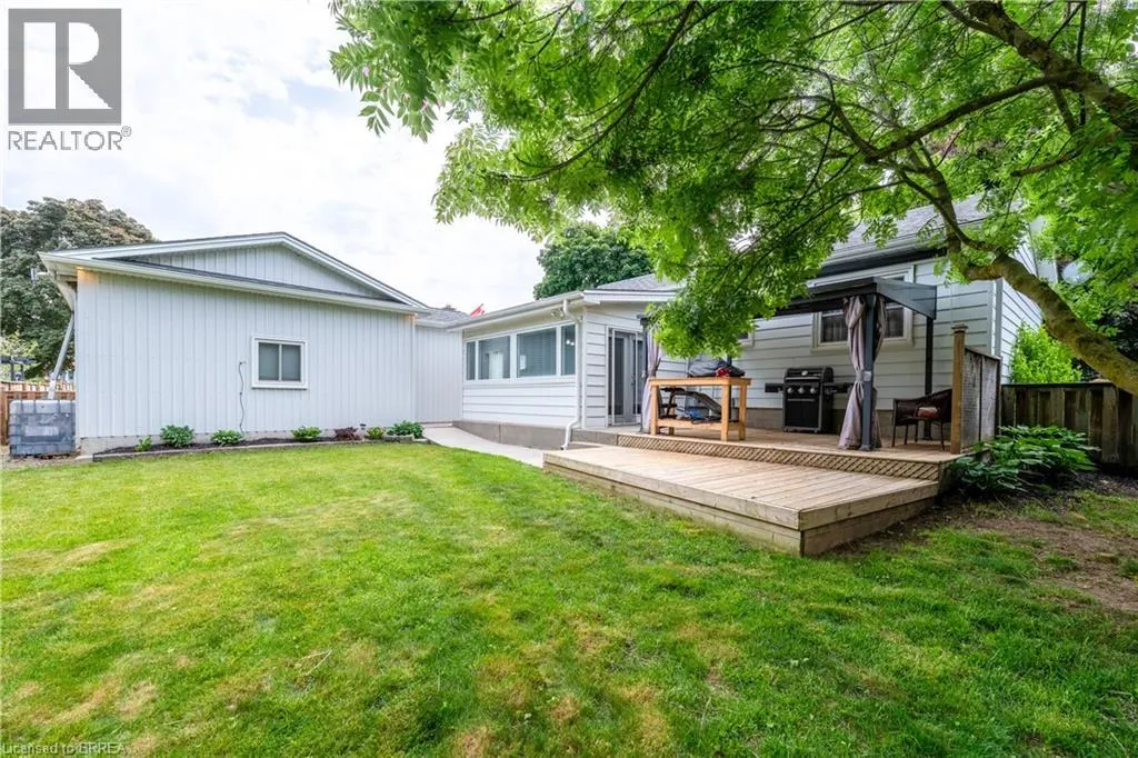 36 GROVE Crescent