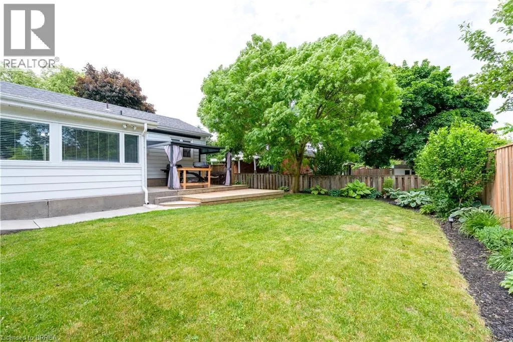 36 GROVE Crescent