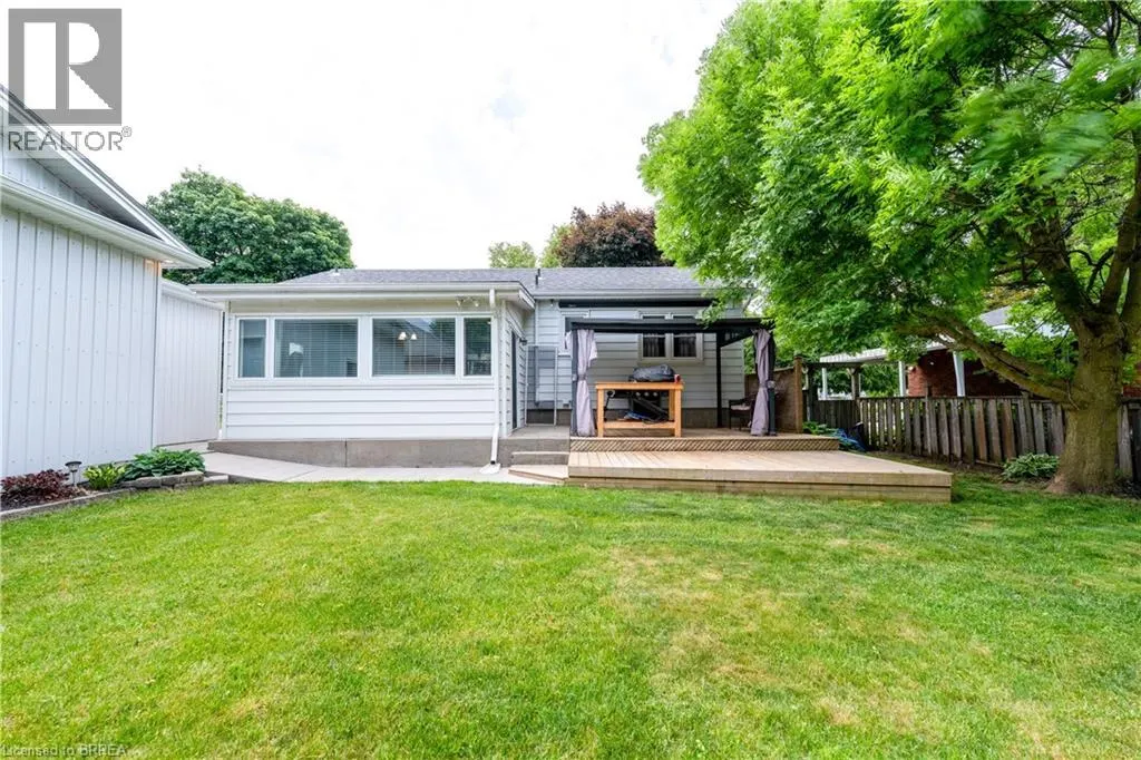 36 GROVE Crescent
