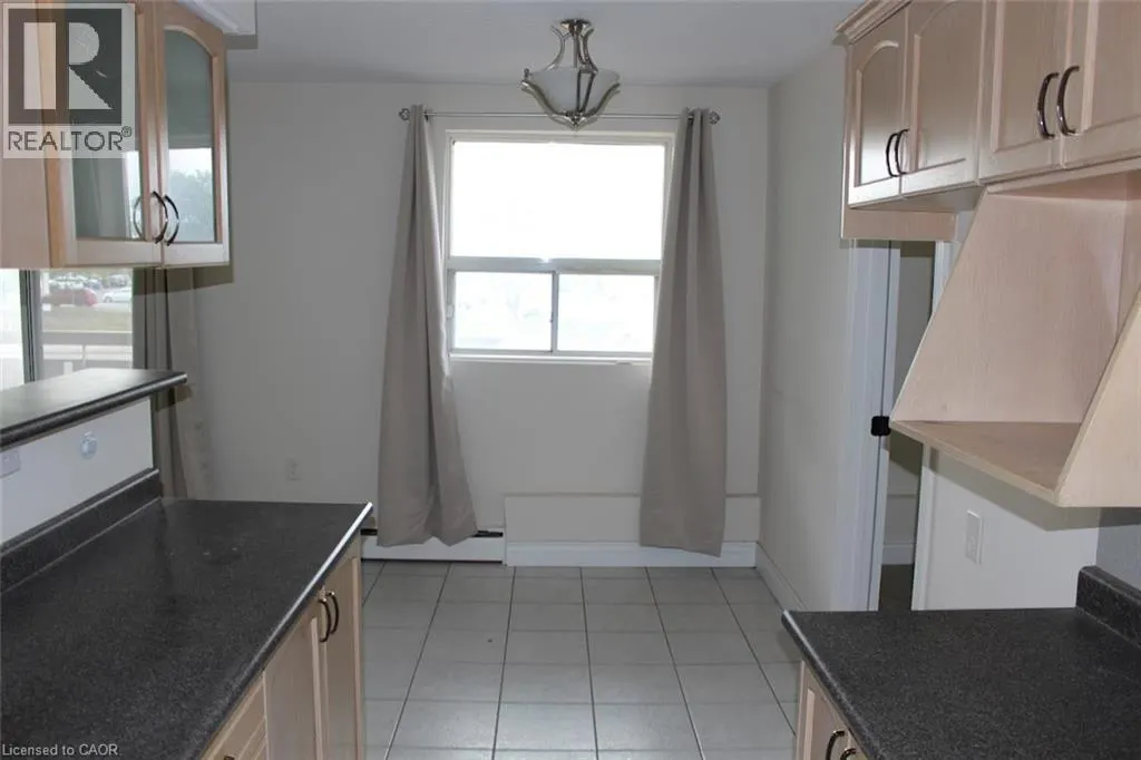 851 QUEENSTON Road Unit# 204, #204