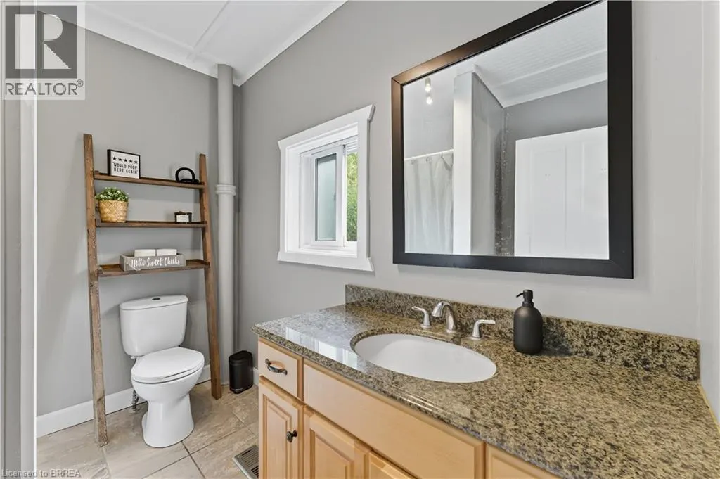 9 CURTIS Avenue S