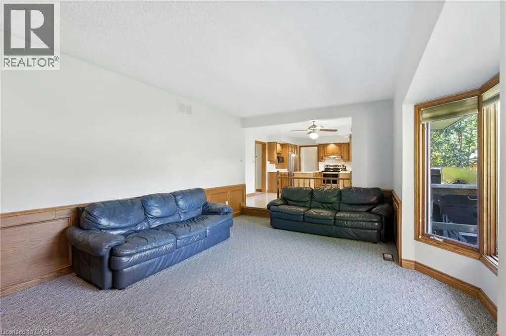 32 DEERPARK Crescent