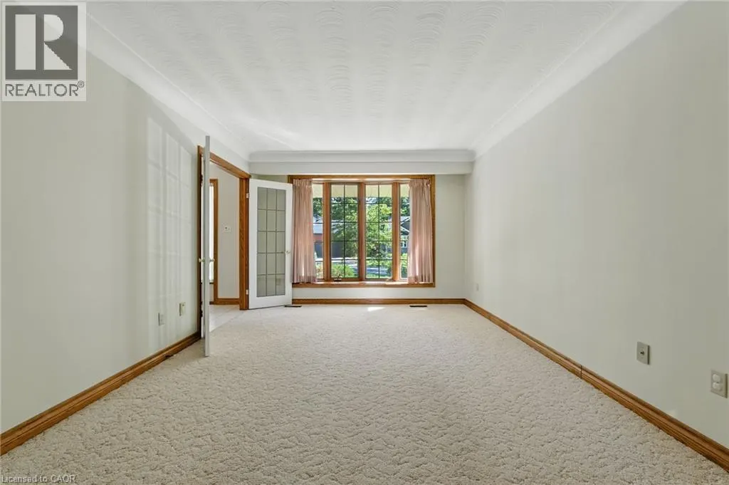 32 DEERPARK Crescent