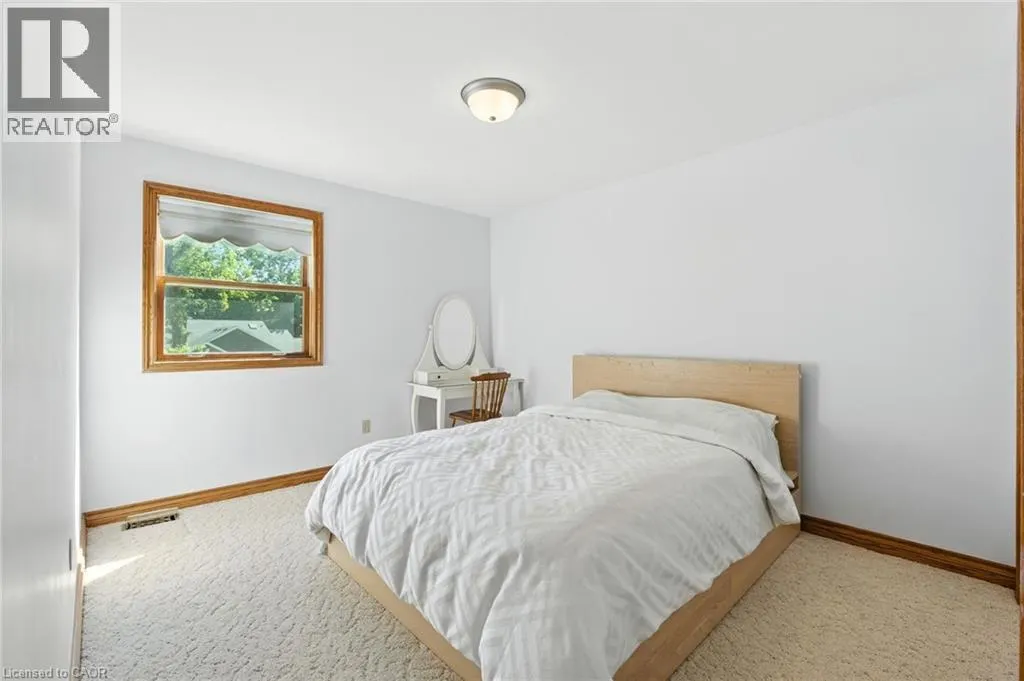 32 DEERPARK Crescent