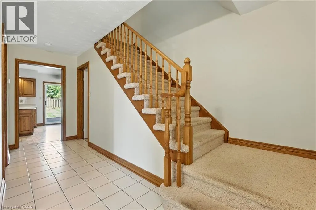 32 DEERPARK Crescent