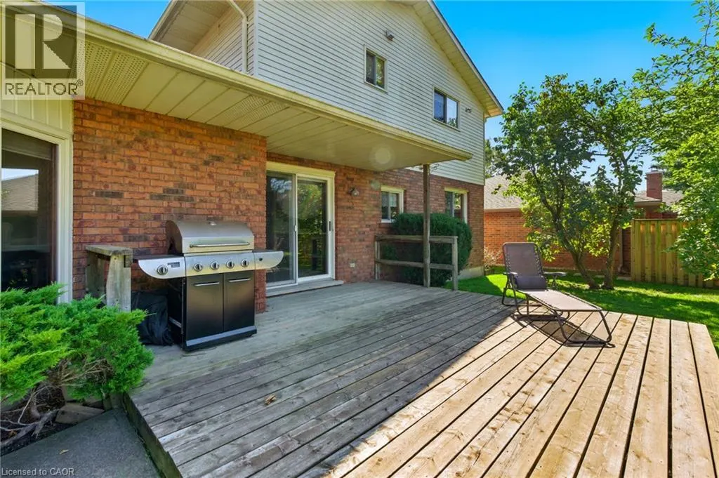 32 DEERPARK Crescent