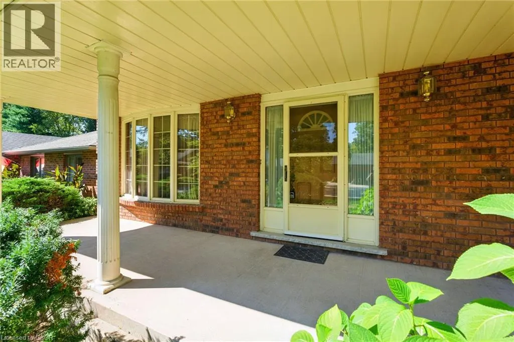 32 DEERPARK Crescent