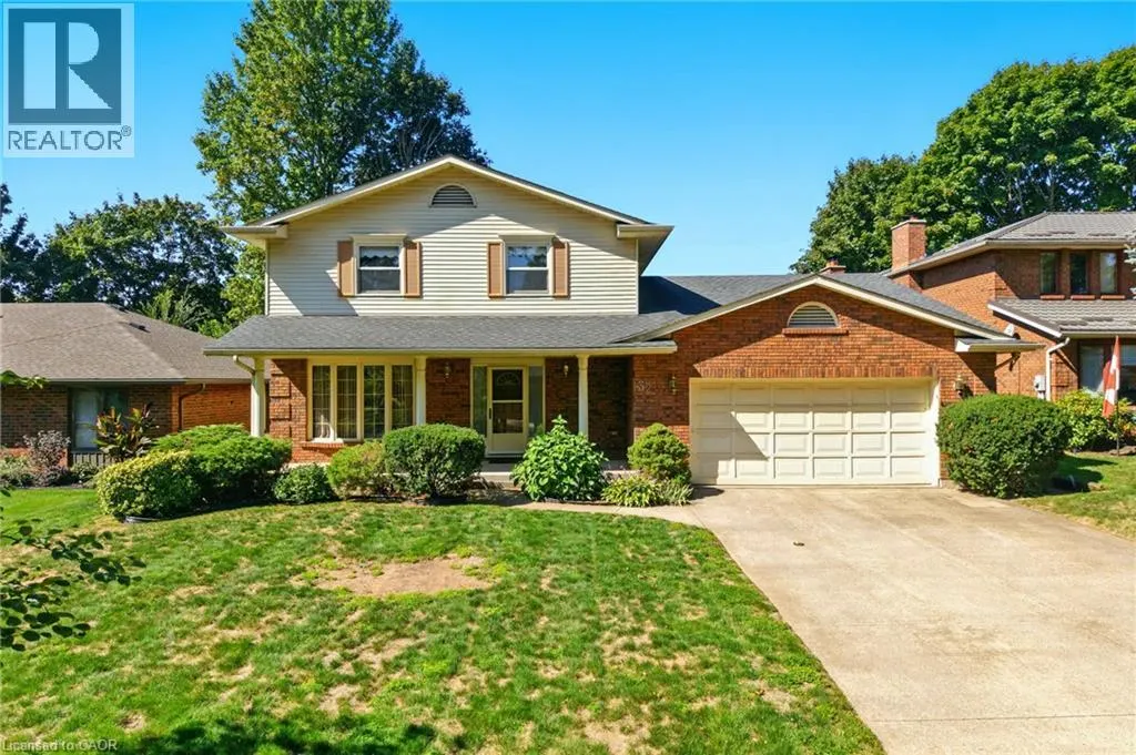 32 DEERPARK Crescent