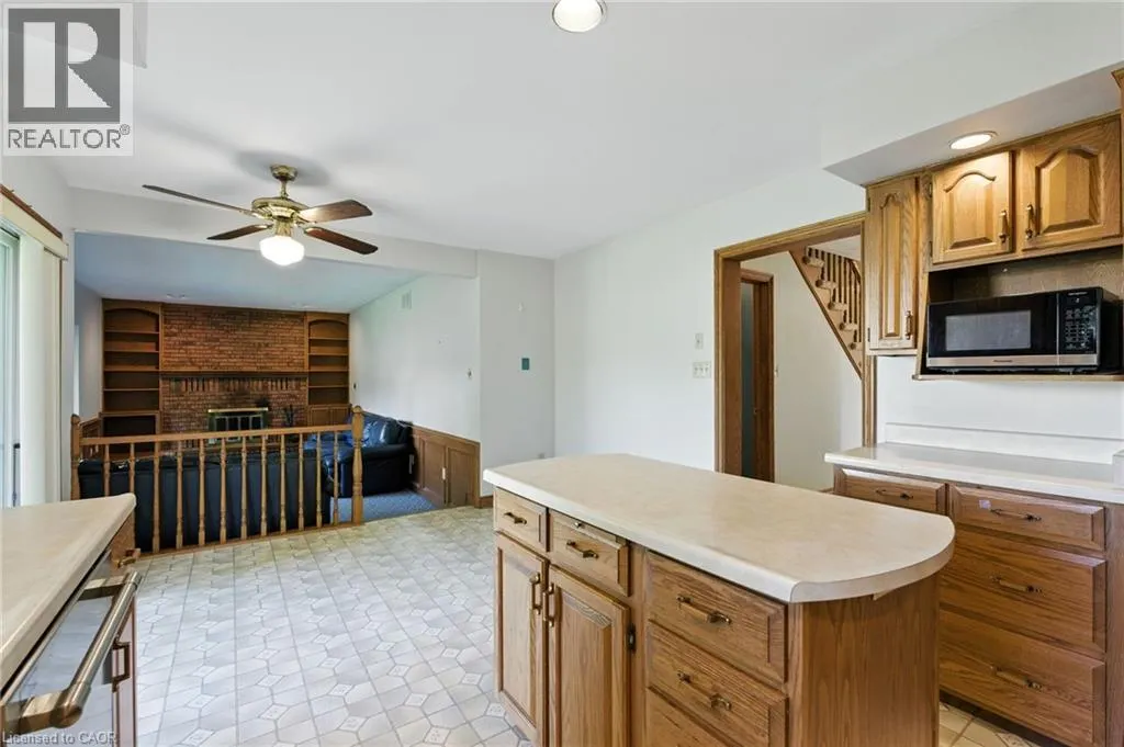 32 DEERPARK Crescent
