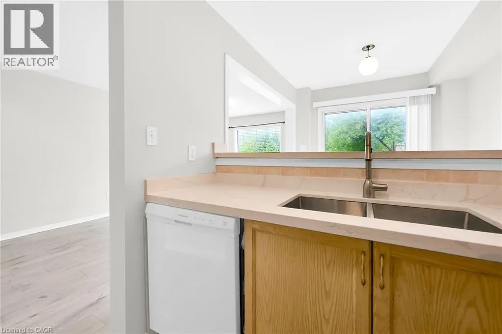 2494 NEWCASTLE Crescent