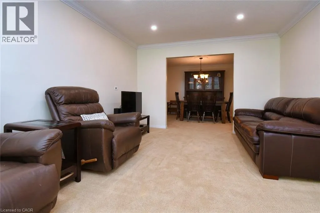 47 HIGHLAND PARK Drive
