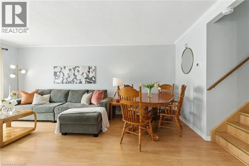 30 RAINBOW Court