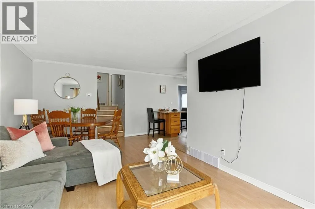 30 RAINBOW Court