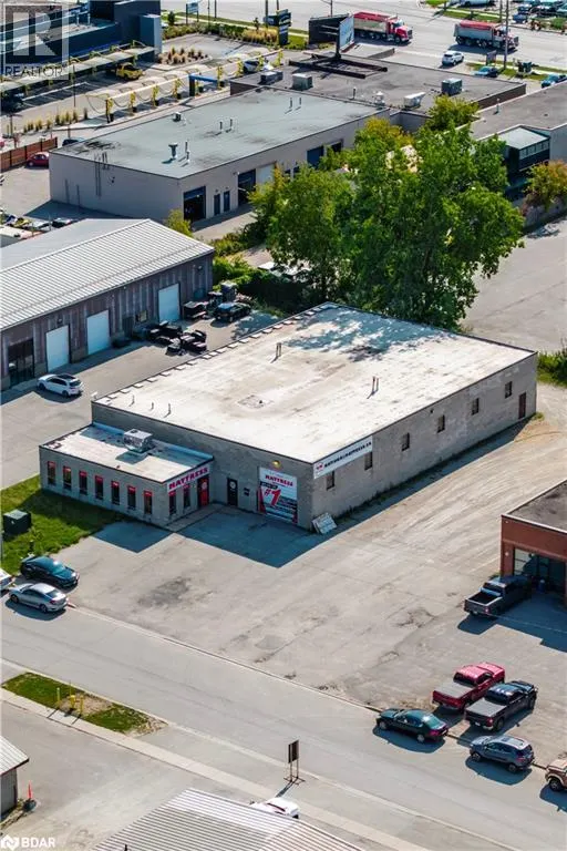 35 LENNOX Drive