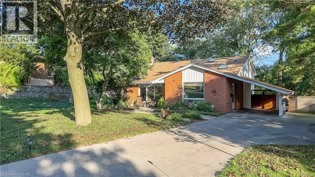 129 ONEIDA Boulevard