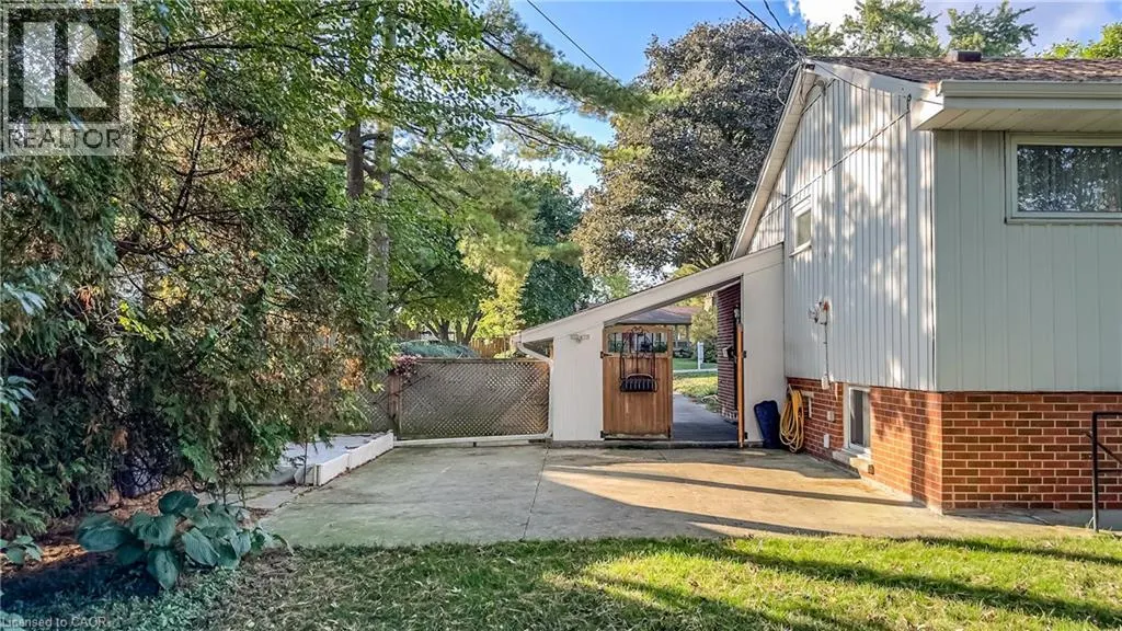 129 ONEIDA Boulevard