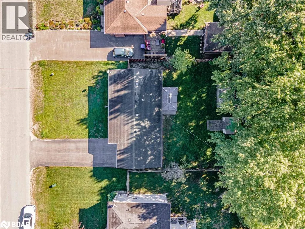 6 SANDSPRINGS Crescent