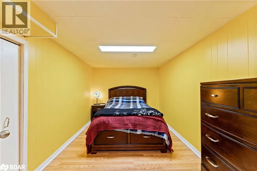 6 SANDSPRINGS Crescent
