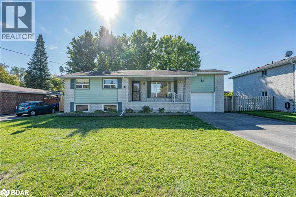 6 SANDSPRINGS Crescent