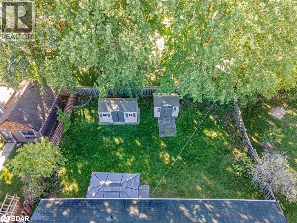 6 SANDSPRINGS Crescent