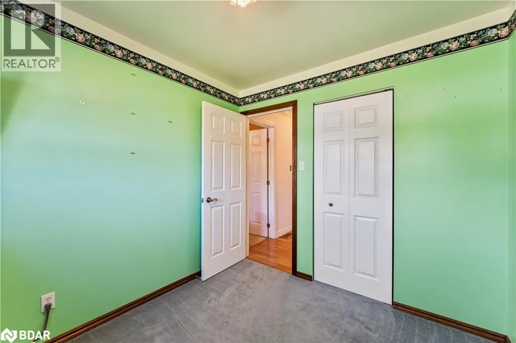 6 SANDSPRINGS Crescent