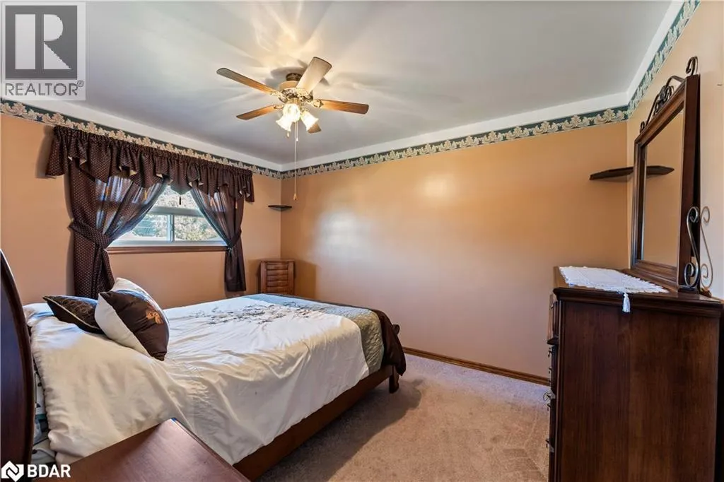 6 SANDSPRINGS Crescent