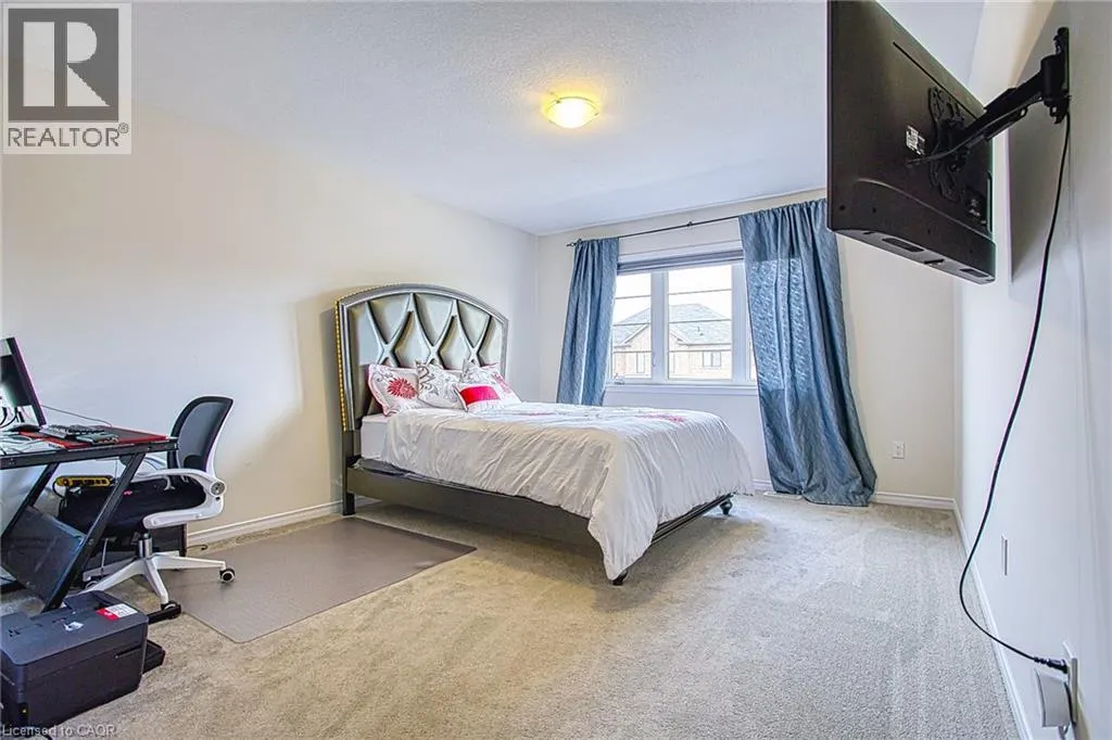 12 MIDHURST Heights
