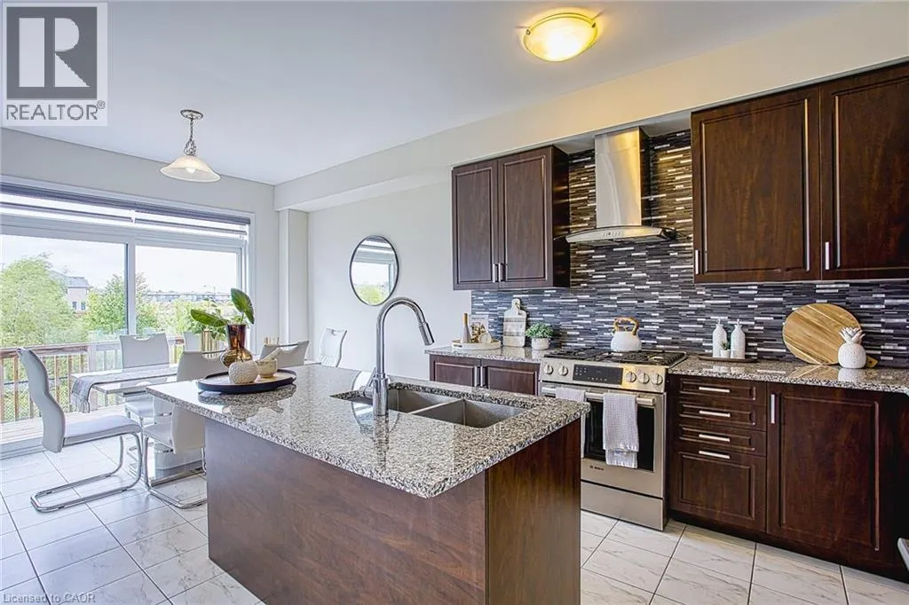 12 MIDHURST Heights