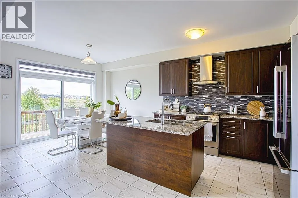 12 MIDHURST Heights