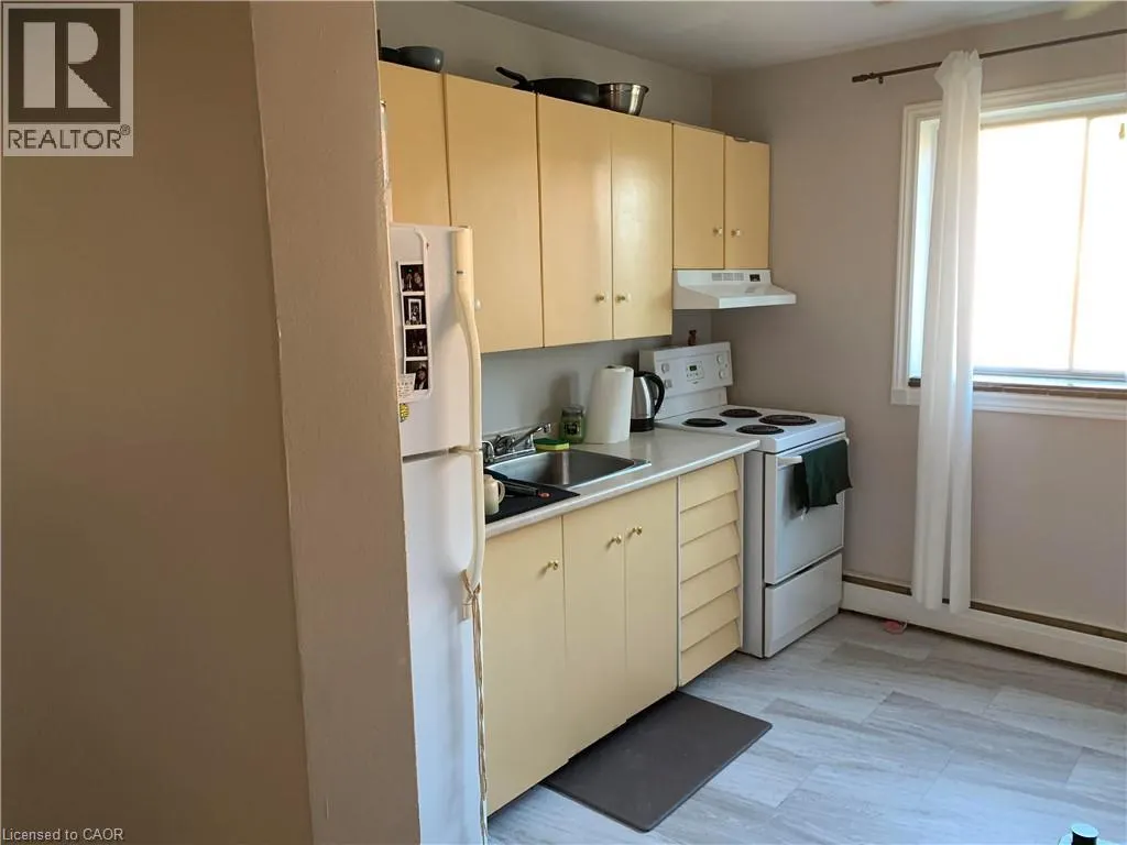 42 HILLTOP Drive Unit# 6, #6