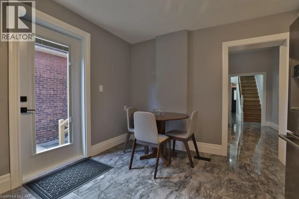 48 PEARL Street N