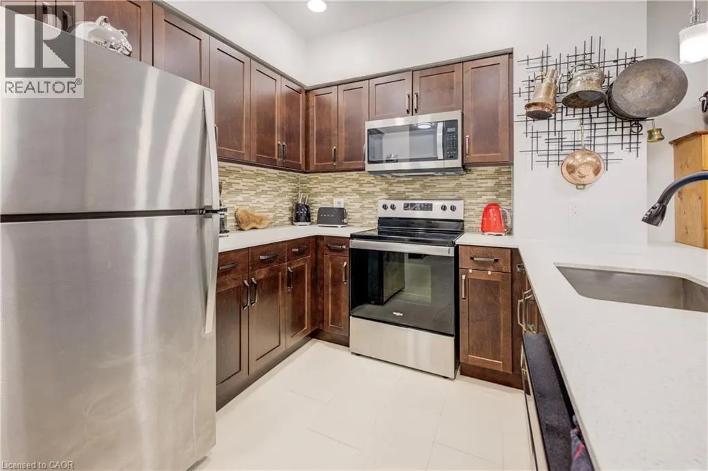 399 QUEEN Street S Unit# 417, #417