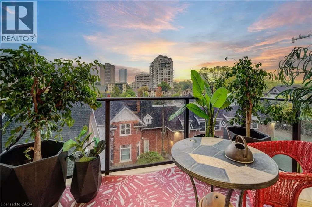 399 QUEEN Street S Unit# 417, #417