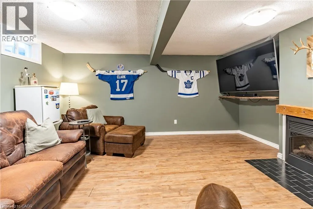 255 NORTHLAKE Drive Unit# 3, #3