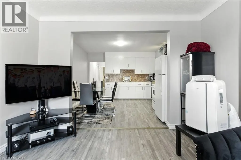 229 MAIN Street W