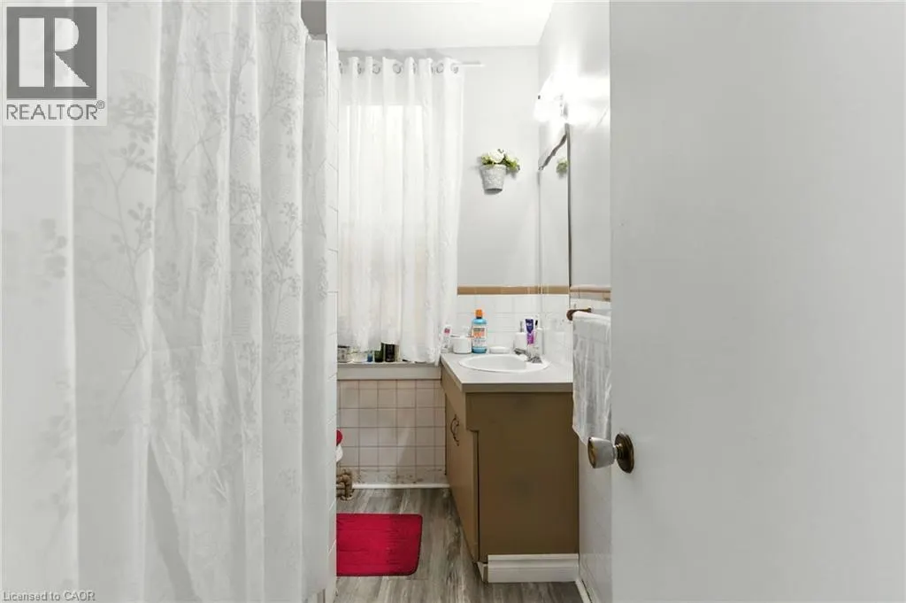 229 MAIN Street W