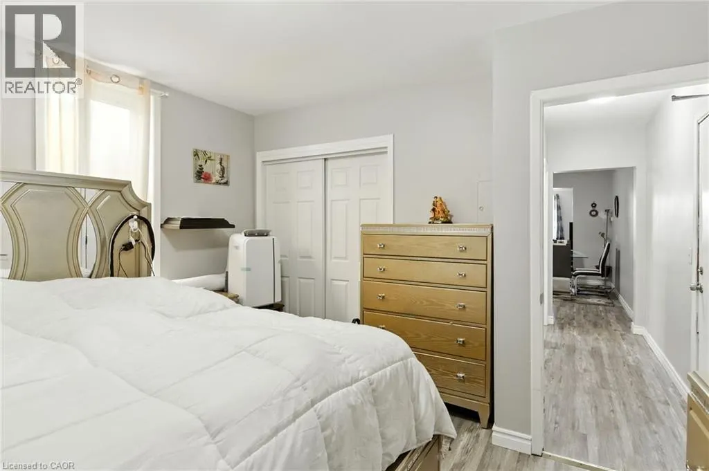 229 MAIN Street W