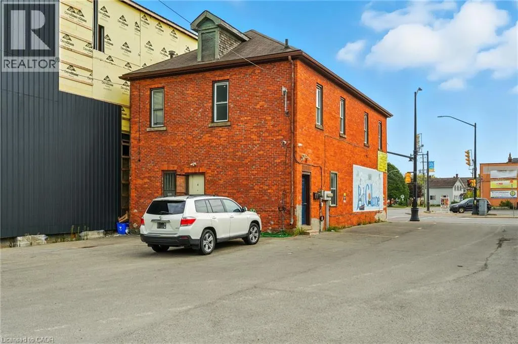 229 MAIN Street W