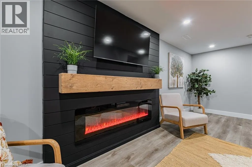 14 MONTOUR Place