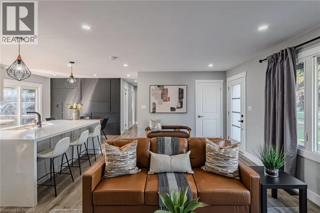 14 MONTOUR Place