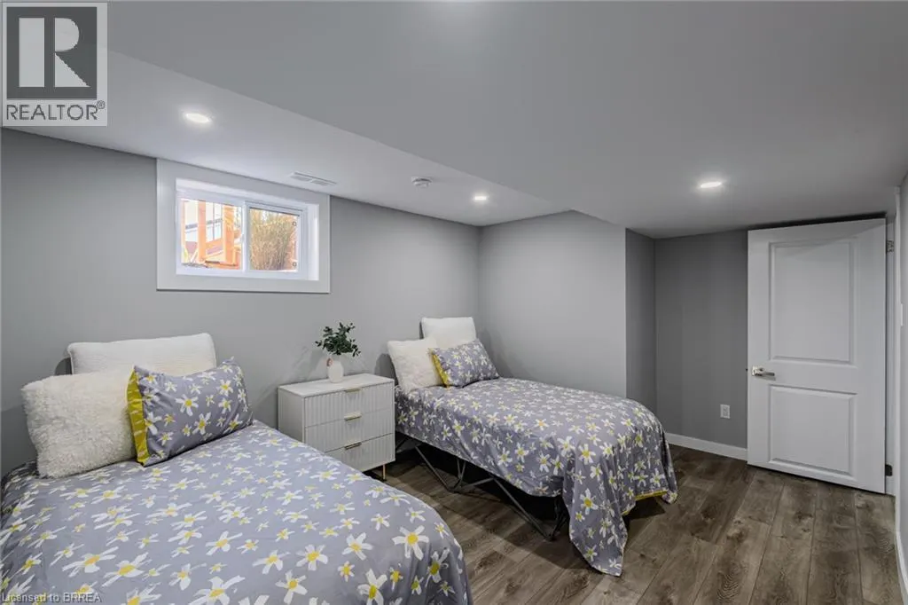 14 MONTOUR Place