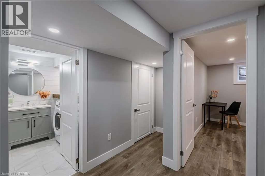 14 MONTOUR Place