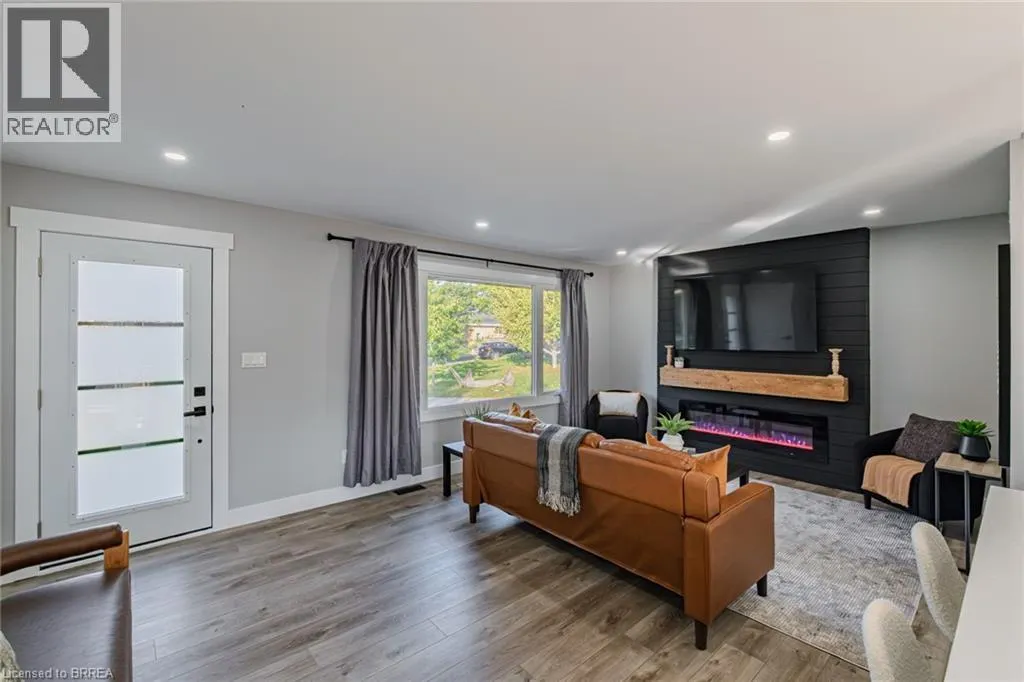 14 MONTOUR Place