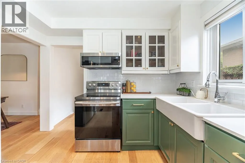 2431 PADSTOW Crescent