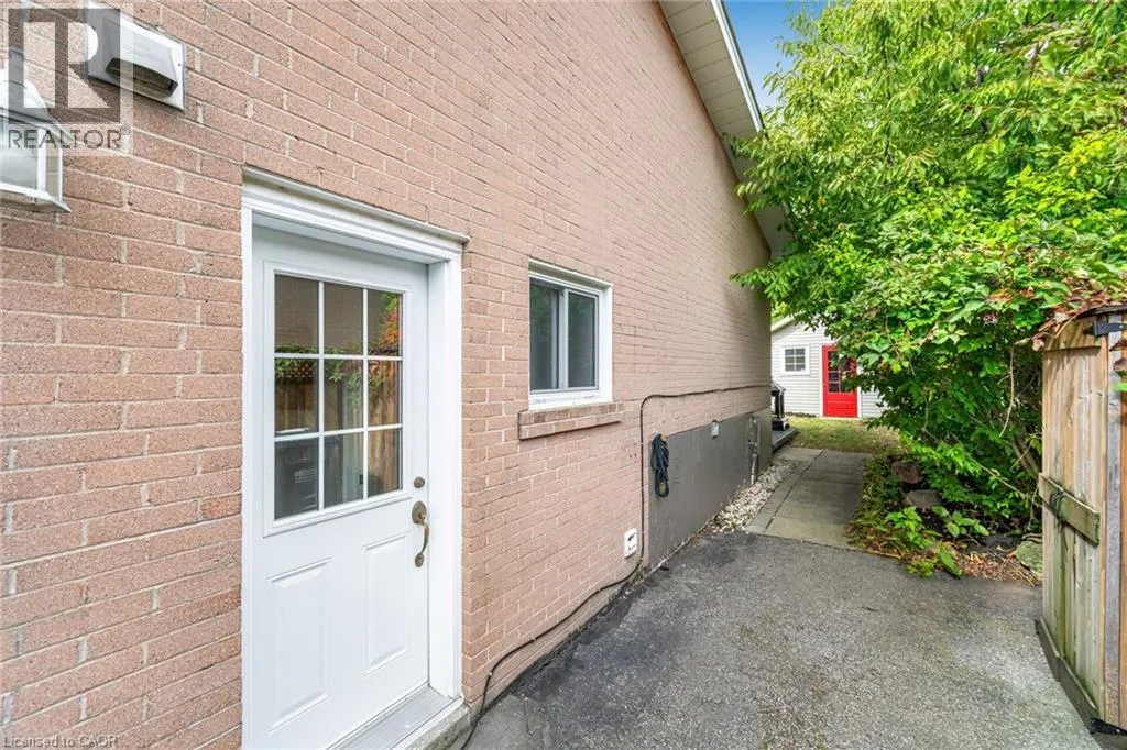 2431 PADSTOW Crescent
