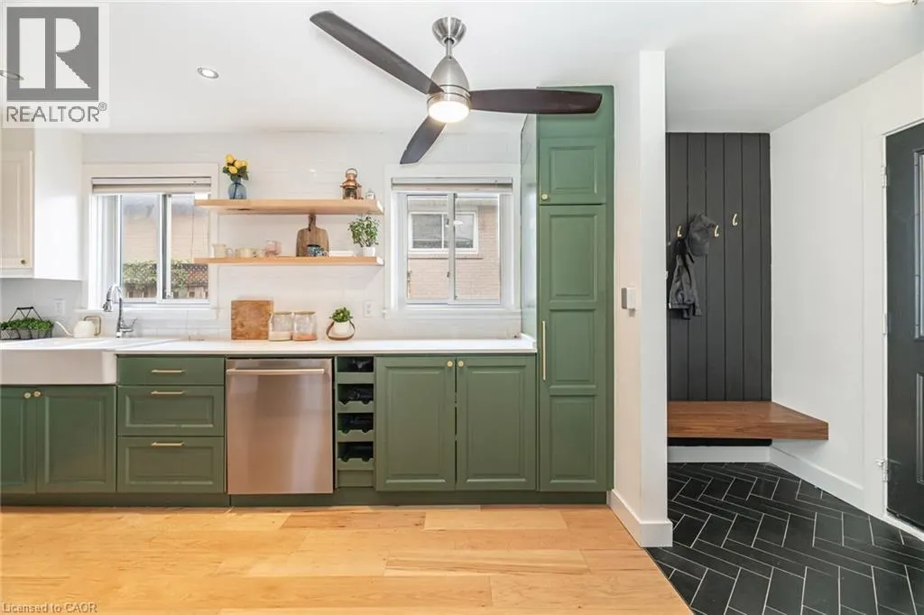 2431 PADSTOW Crescent