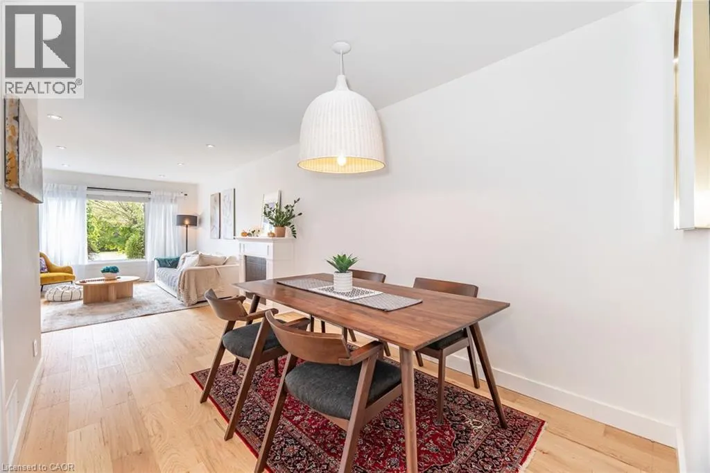 2431 PADSTOW Crescent