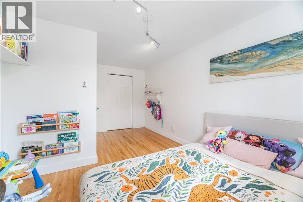 2431 PADSTOW Crescent