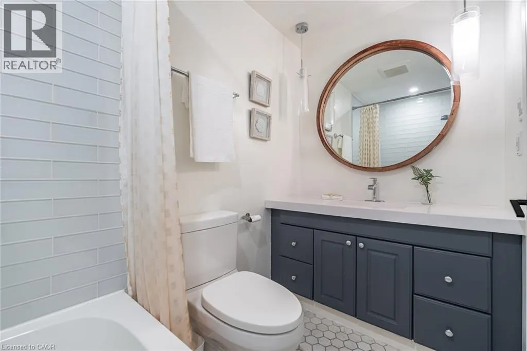 2431 PADSTOW Crescent